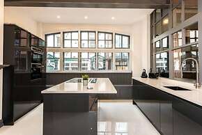 Host Stay Bands Warehouse I