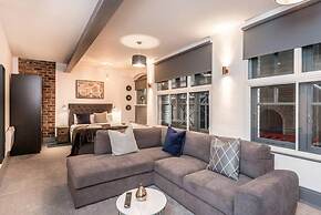 Host Stay Bands Warehouse I