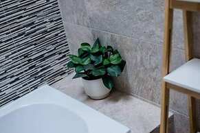 Host Stay Bands Warehouse VI