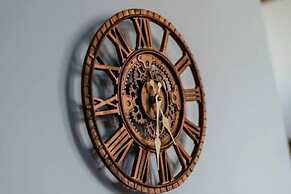 Host Stay Bands Warehouse VI