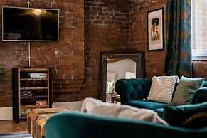 Host Stay Bands Warehouse VI