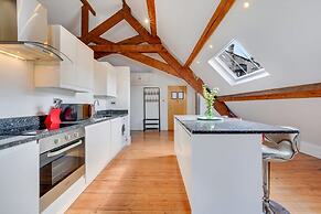 Host Stay Bands Warehouse VI