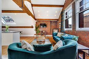 Host Stay Bands Warehouse VI