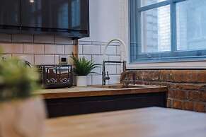 Host Stay Bands Warehouse V