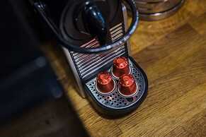 Host Stay Bands Warehouse V