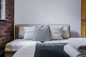 Host Stay Bands Warehouse V