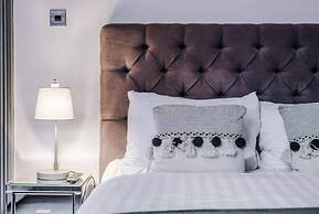 Host Stay Bands Warehouse V