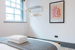 Host Stay Bands Warehouse IV