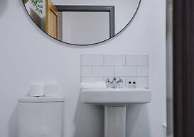 Host Stay Bands Warehouse IV