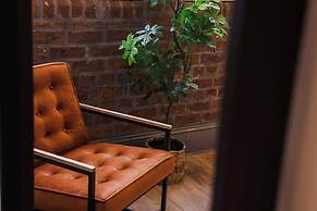 Host Stay Bands Warehouse IV