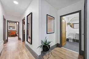 Host Stay Bands Warehouse IV