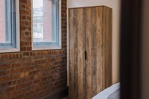 Host Stay Bands Warehouse IV