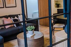 Host Stay Bands Warehouse IV