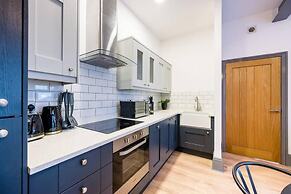 Host Stay Bands Warehouse IV