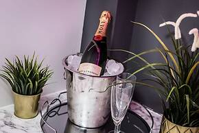 Host Apartments Seel Street Quarters