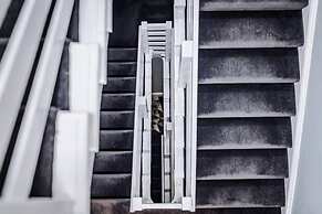 Host Apartments Catharine Quarters III