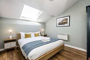 Host Apartments Catharine Quarters III