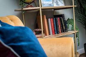 Host Apartments Catharine Quarters III