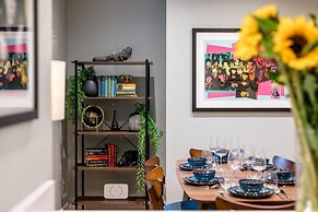 Host Apartments Catharine Quarters IV