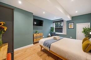 Host Apartments Catharine Quarters IV