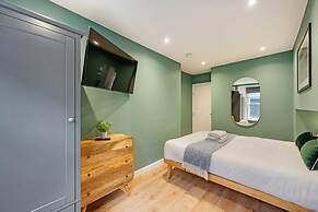 Host Apartments Catharine Quarters IV