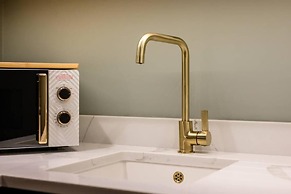 Host Apartments Catharine Quarters IV