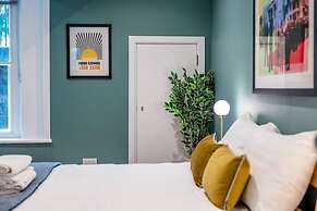 Host Apartments Catharine Quarters IV