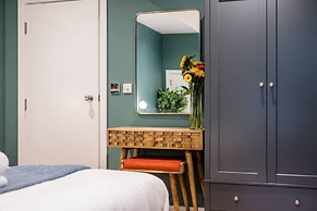 Host Apartments Catharine Quarters IV