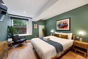 Host Apartments Catharine Quarters IV