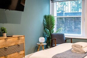 Host Apartments Catharine Quarters IV