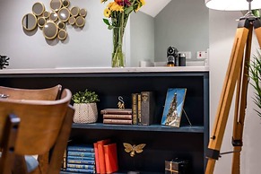 Host Apartments Catharine Quarters IV