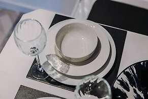 Host Apartments Henry s Hideaway