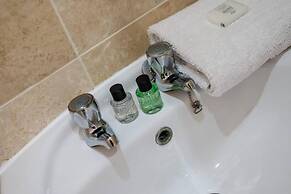 Host Apartments Kensington Quarters III