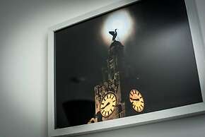 Host Apartments Oldham Place