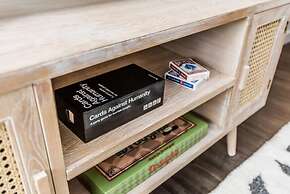 Host Apartments The Scandi Hideaway