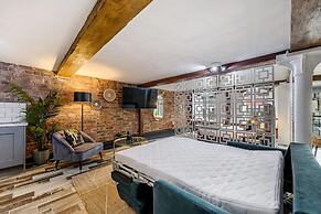 Host Apartments Mathew St Studio