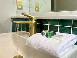 Host Stay Canning Quarters III