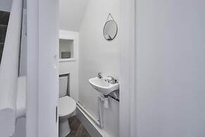 Host Stay Spring Cottage