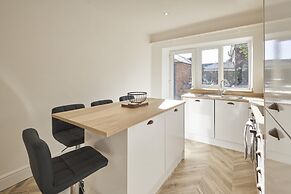 Host Stay Spring Cottage