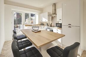 Host Stay Spring Cottage