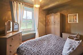 Host Stay Prospect Cottage