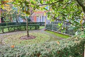 Host Stay Bellflower Mews