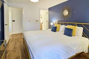 Host Stay Bellflower Mews