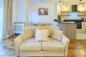 Host Stay Bellflower Mews