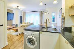 Host Stay Bellflower Mews