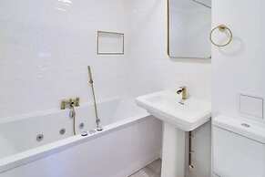 Host Stay Bellflower Mews