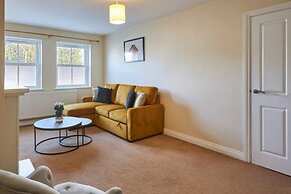 Host Stay Tibshelf House