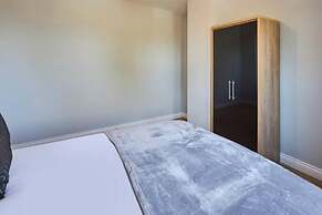 Host Stay Tibshelf House
