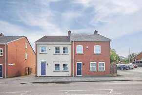 Host Stay Tibshelf House