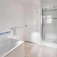Host Stay Tibshelf House